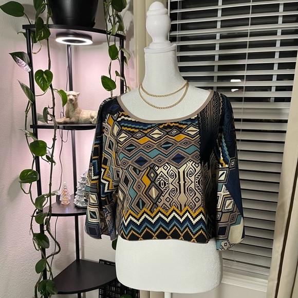 Love Culture Aztec Crop Blouse - Picture 1 of 6